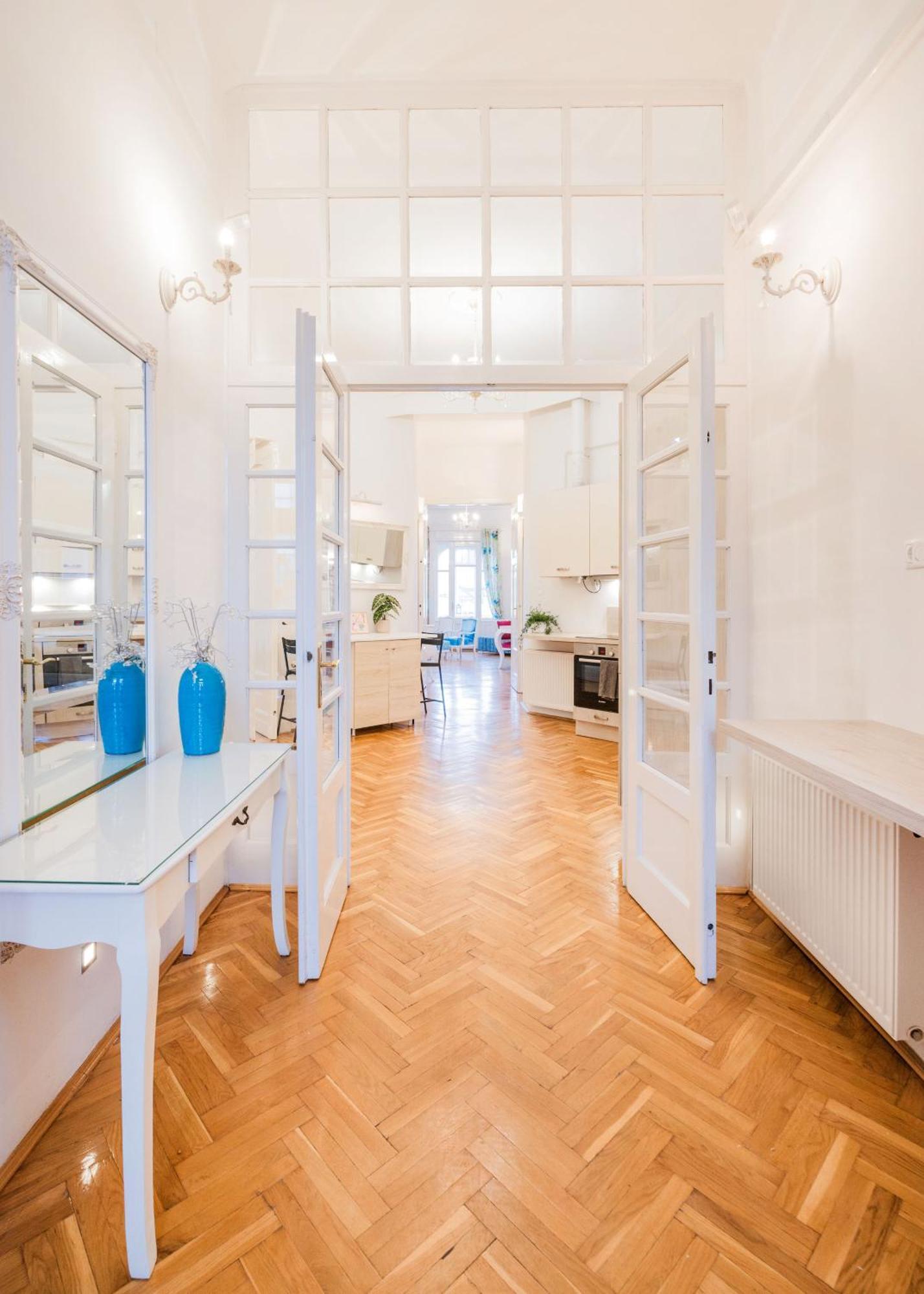 Amazing View Designer Home With Sauna And Jacuzzi 3 Min To Opera House Budapest Exterior photo